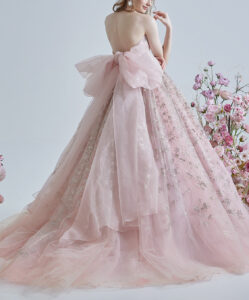 春の挙式にぴったり！東京の人気カラードレスレンタル